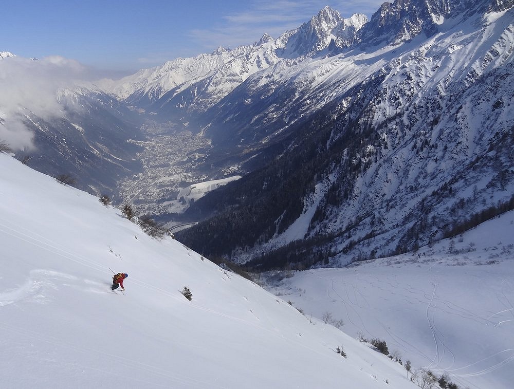 Skiing from Mont Lachat, Chamonix.  © Charlie Boscoe