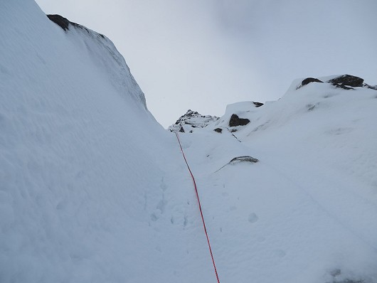 Start of pitch 1 - short step over bergschrund  © forcan