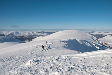 On the summit ridge of Sgor Gaoith  © Stuart Buchanan