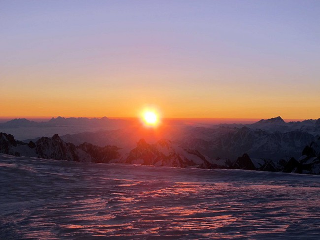 Sunrise on the summit of Mont Blanc  © Tom Grant
