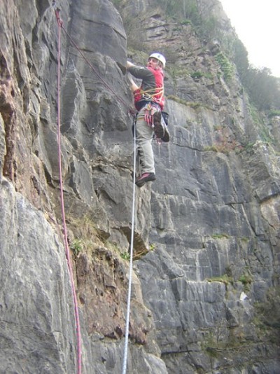 Stu McInnes on 2nd pitch of Zelda (HS, 4b). Wintour's Leap, Wye Valley.  © Simon Ager