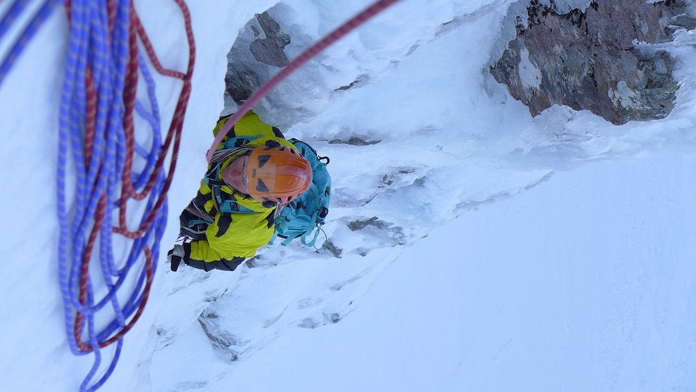 Action from the recent Anglo French week at the CIC hut. Sonja finishing the first pitch of Mercury  © hkstu