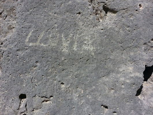 the route is tricky to find but is marked with the word "lluvia" on the rock at start of climb.  © Altai
