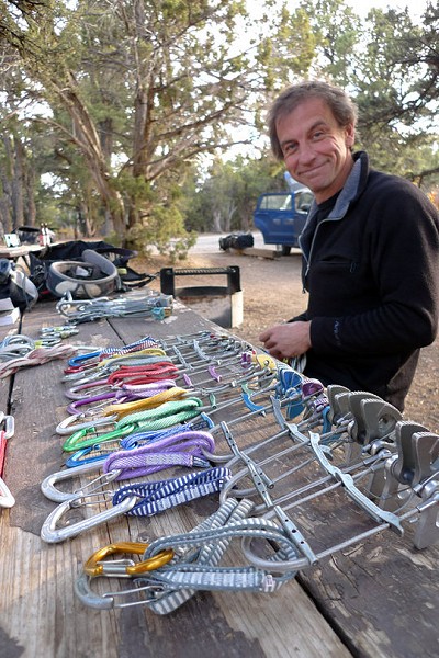 Ian Wilson sorting his rack in the Black Canyon, Colorado  © Jack Geldard