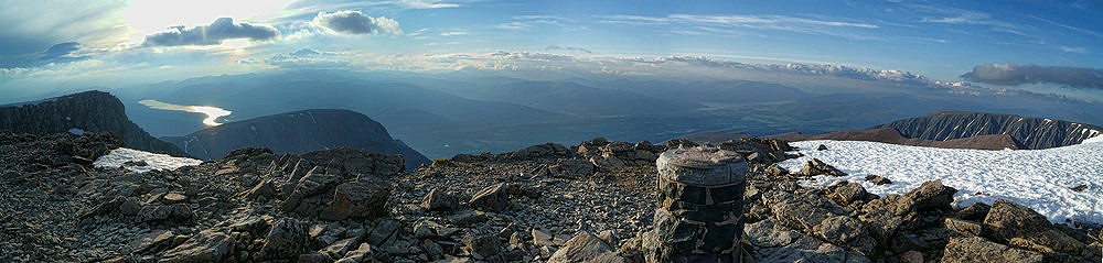 Summit of Ben Nevis  © Rob Steptoe