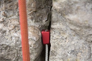 DMM Offset in a crack  © UKC Gear
