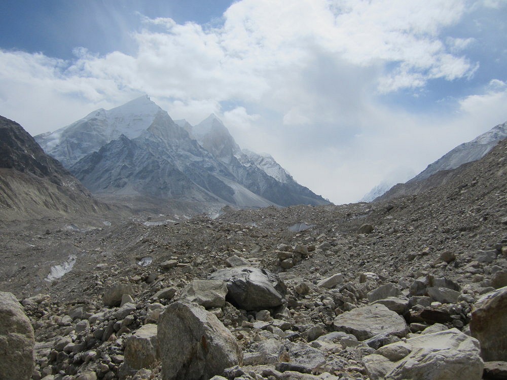 Overlooking the Bhagirathi Glacier - washed out colours, no sharpness etc...:(  © neilus