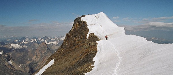 The Summit Ridge of Mount Edith Cavell  © Earl Thompson