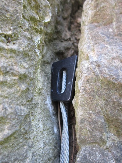 Kouba Vector in a crack  © UKC Gear