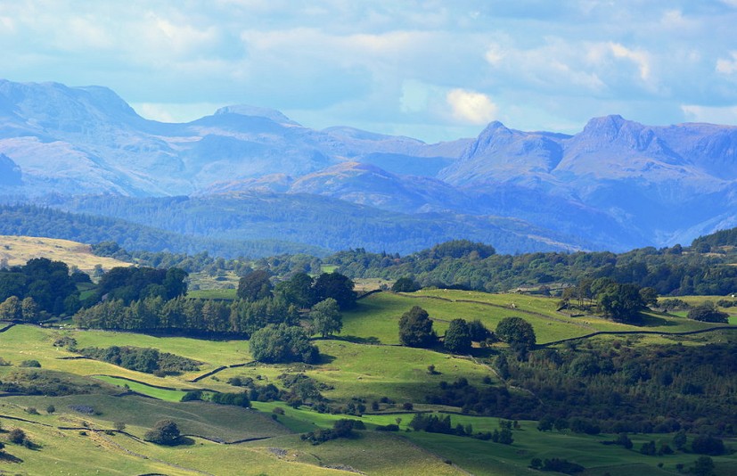 Langdale Pikes from Scout Scar  © Bulls Crack