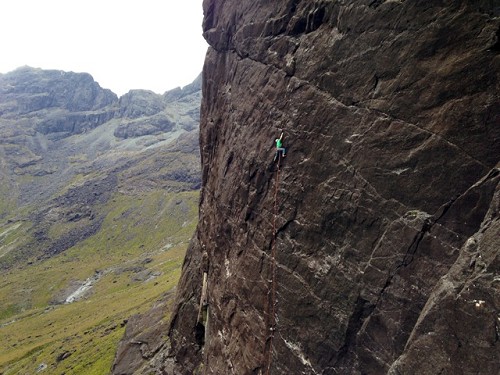 Charlie Woodburn making the 2nd ascent of Skye Wall.  © Gilly McArthur