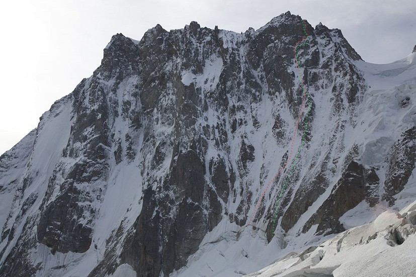 The Original Desmaison Couzy route line in green, the new variation in red  © Jon Griffith - Alpine Exposures