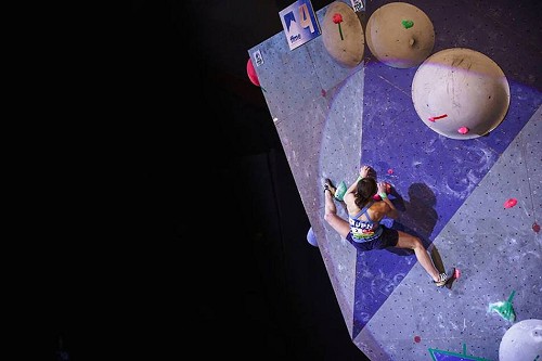 Akiyo Noguchi shows off her flexibility at the 2013 World Cup round in Millau, France  © Eddie Fowke/The Circuit Climbing