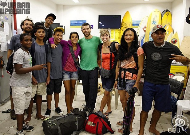 CEU team instructors and Daila Ojeda with some of the young people from the Favela  © Urban Uprising