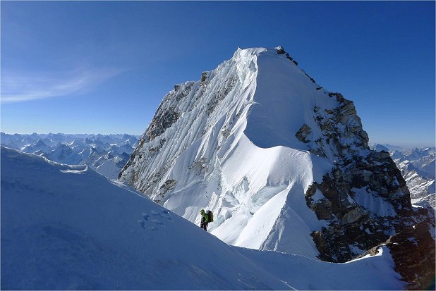 Hagshu - looking along the summit ridge  © Berghaus