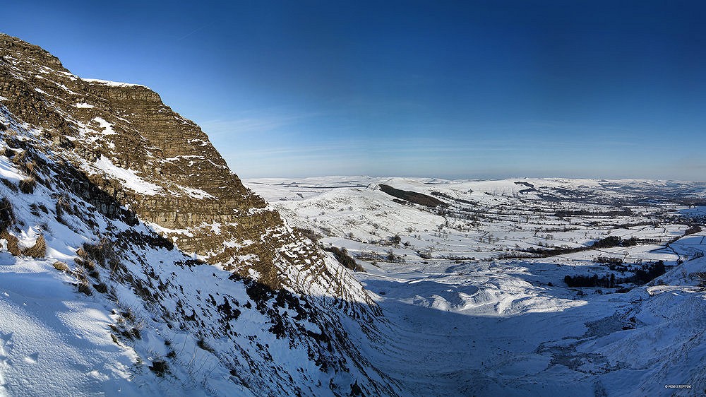 The south east face of Mam Tor looking towards Back Tor  © Rob Steptoe