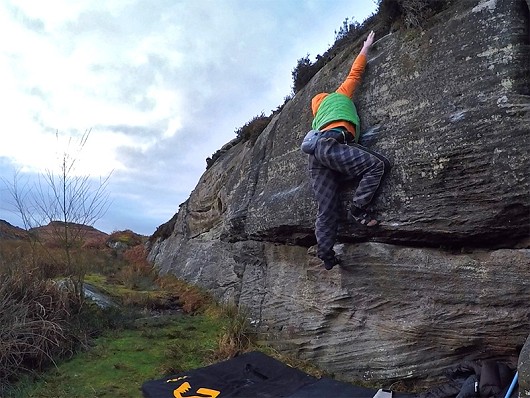 Cranking on rough holds on Smooth Wall.  © Fiend