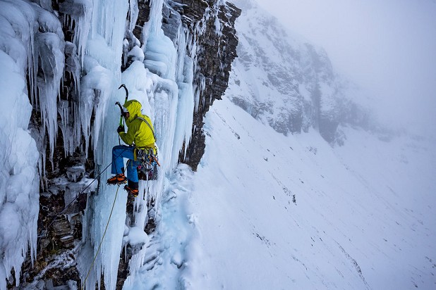 Dave MacLeod on the first ascent of Transition, shortly before ankle surgery  © Hot Aches Productions