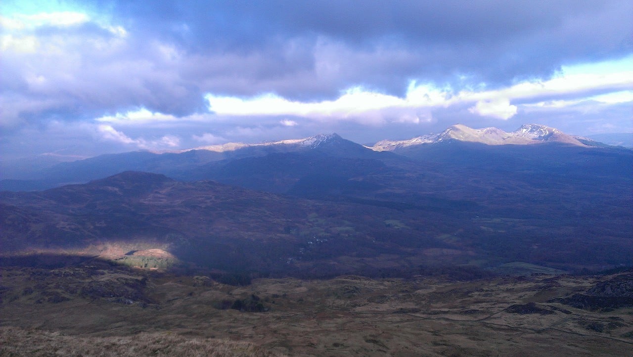 View back across to Cnicht and the Moelwyns  © Tom Phillips