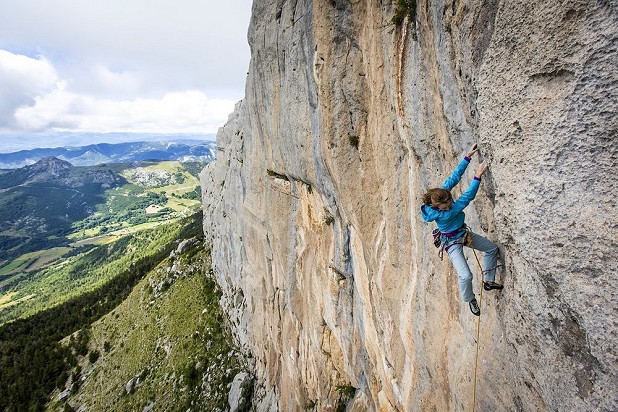Stéphanie climbing at Céüse, France  © Mikey Schaefer