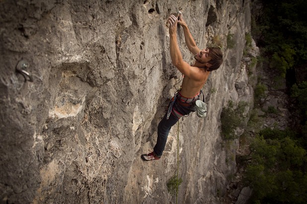 Gaz Leah climbing in Potrero Chico  © Tiffany Hensley