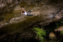 Lowie Lamberechts on Tractosaur, 8b, at l'Oasif, Gorges du Tarn