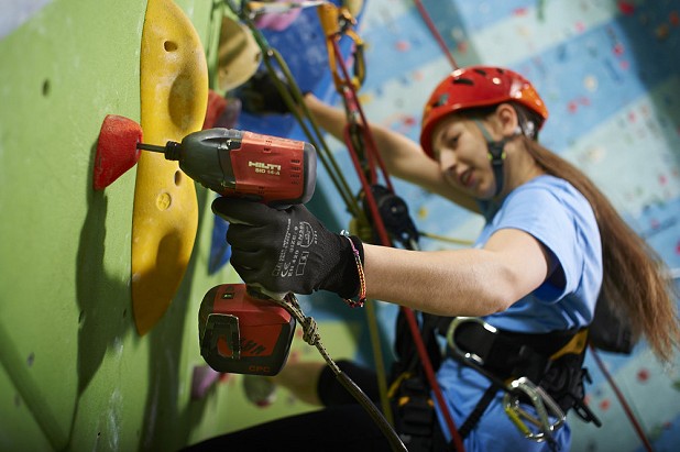 Choose your setting equipment wisely  © Climbing Wall Services