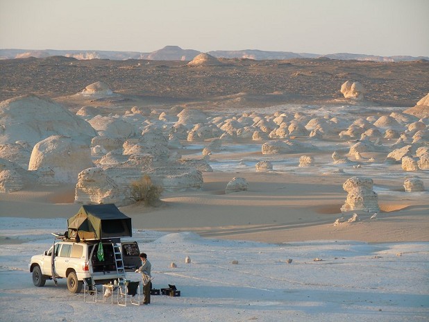 Nick's truck in the desert  © Nick Fisher