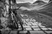 Cycles at Black Sail Hut<br>© Glyno