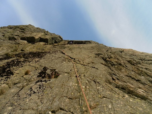 Tony Womersley approaching the roof of Whit's End Direct on a blustery day  © David Wynne