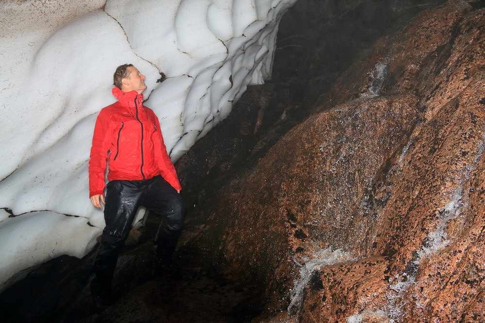 Giving the Mammut Meron a thorough soaking in a Cairngorms snow tunnel  © Dan Aspel