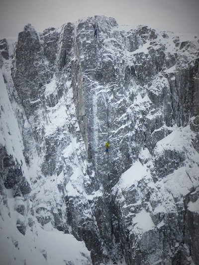 Uisdean Hawthorn seconding the pitch 2 of The Secret.   © Alan Halewood