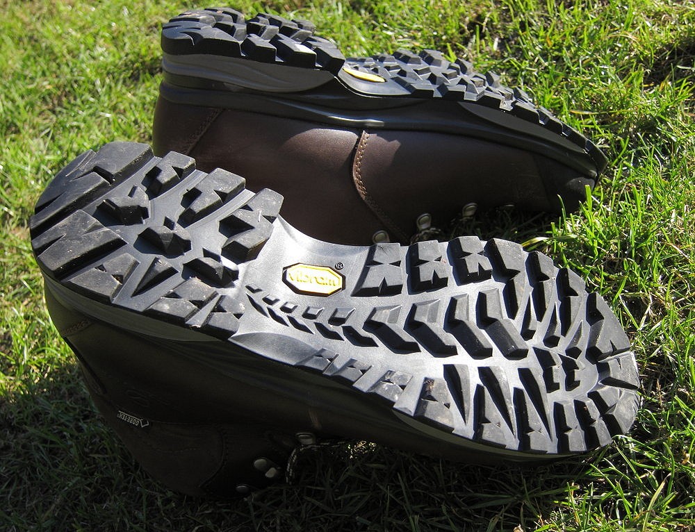 Chunky tread for wet and slippy ground, mud and snow  © Pegs Bailey