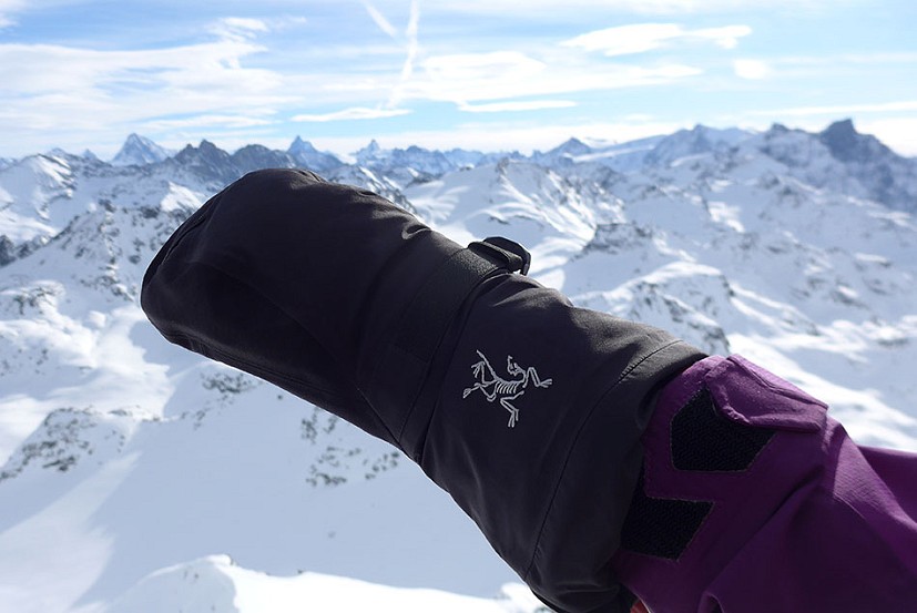 A close-up of the clean lines of the Arc'teryx Mitts  © Jack Geldard