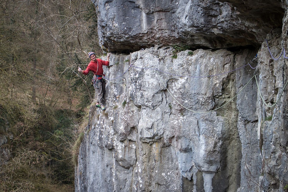 Rob Greenwood testing out the Evolv Spark on the Chee Tor Girdle  © Penny Orr