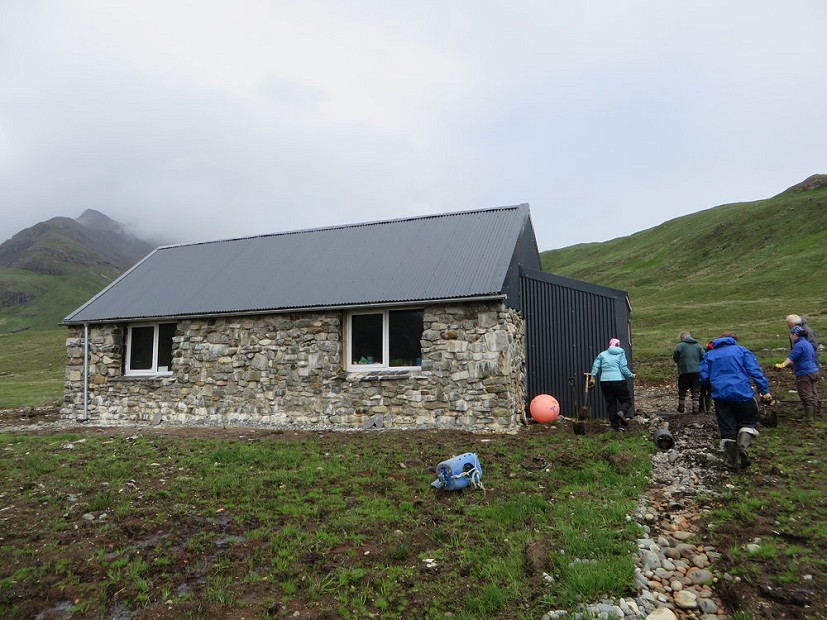 MBA volunteers at work on the new bothy  © Mountain Bothies Association