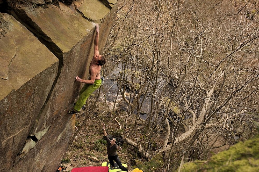 Dave Warburton on the FA of The Prow (7B+) at Malyon Spout  © Si Litchfield