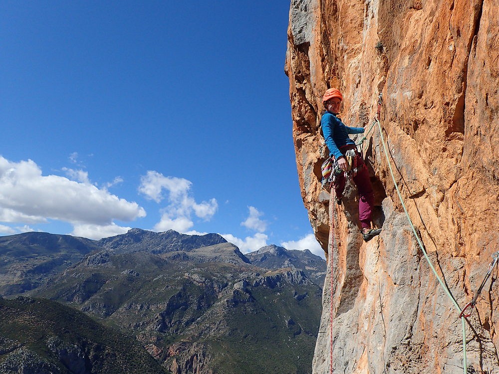 Bronwyn Hodgins leading off high on Taghazout 8a 300m.  © Jacob Cook