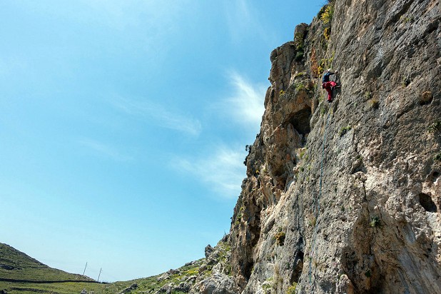 Enjoying the more remote climbing at Styx  © Chris Craggs