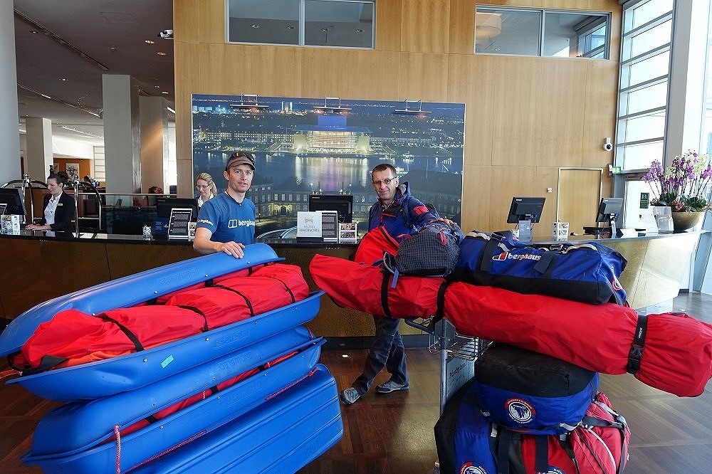 Leo and Bruce check in at the airport with their kit  © Berghaus