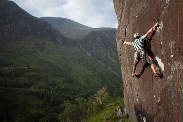 Weird rope work, holds that are just out of reach - just a little tease  © Rob Greenwood - UKClimbing