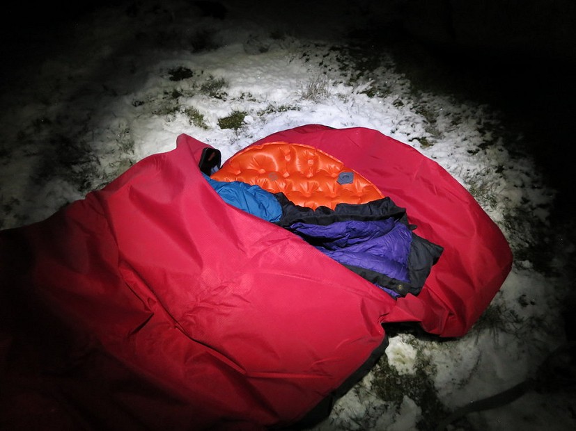 An insulated mat is a must in winter, photo: Toby Archer  © TobyA