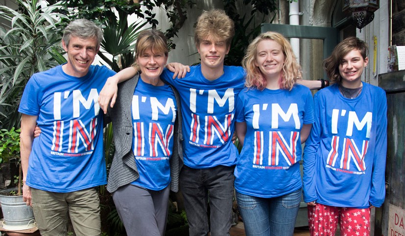The European James-Louwerse family showing their support  © Alan James