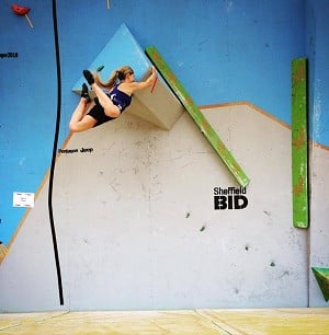 Shauna looking strong on the final problem.  © Charlie Low Photography