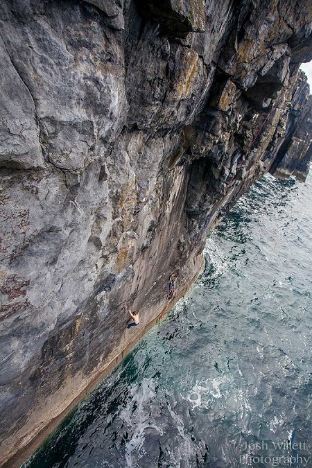 Colm Shannon making the first ascent of The Jelly Situation... gulp!  © Joshua Willett