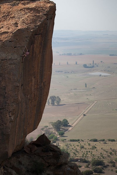 Laybacking the edge of the rather impressive (and appropriately named) 'Wow Prow'  © Nick Brown