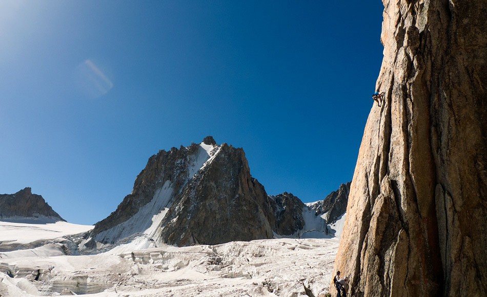 The Salluard Route (TD-) on Pointe Adolphe Rey on Mont Blanc du Tacul. From the Rockfax.  © Jack Geldard