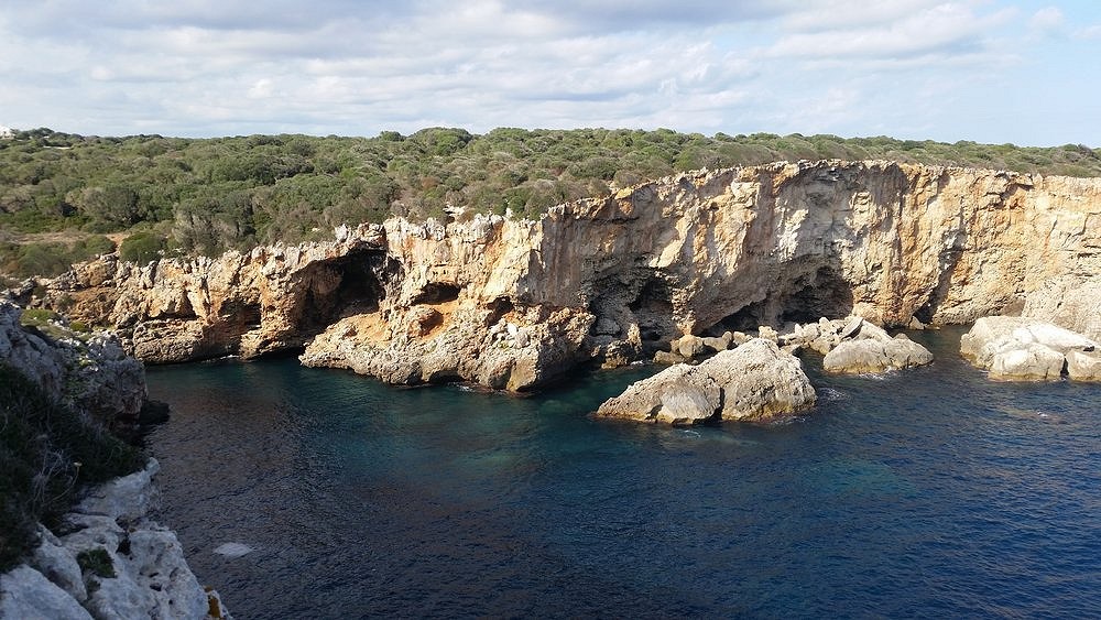 Cala Rafalet. The cliff seen from the start of the approach  © crawfishkid