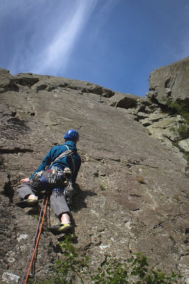A great stretchy cragging top  © Rob Greenwood