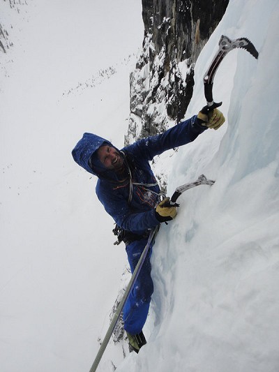 Nick Bullock lapping up the classic WI6 Nemesis (his classic 'rest day' activity)  © Rob Greenwood - UKC